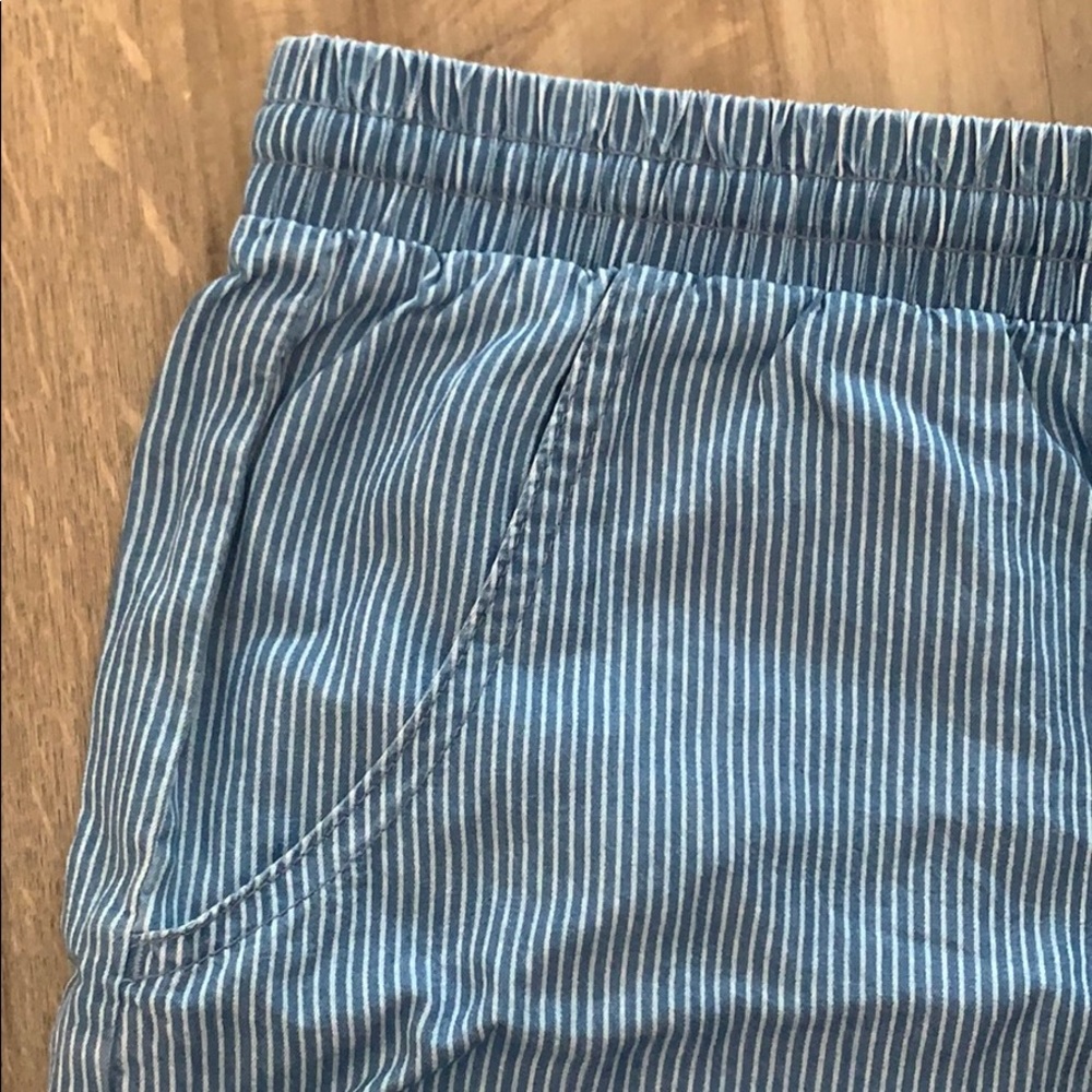Perfect Summer Short! - Picture 2 of 4